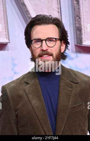 Chris Evans bei der „Red One – Alarmstufe Weihnachten“ Filmpremiere am 3.11.2024 in Berlin Stockfoto