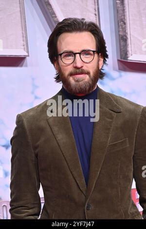 Chris Evans bei der „Red One – Alarmstufe Weihnachten“ Filmpremiere am 3.11.2024 in Berlin Stockfoto