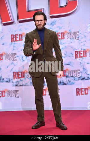 Chris Evans bei der „Red One – Alarmstufe Weihnachten“ Filmpremiere am 3.11.2024 in Berlin Stockfoto