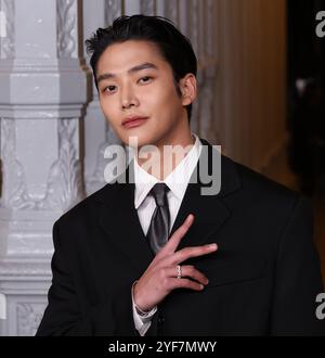 Los Angeles, USA. November 2024. Rowoon nimmt 2024 an der LACMA Art Film Gala Teil, die Gucci am 2. November 2024 im Los Angeles County Museum of Art in Los Angeles, Kalifornien, präsentierte. Foto: Crash?imageSPACE Credit: Imagespace/Alamy Live News Stockfoto