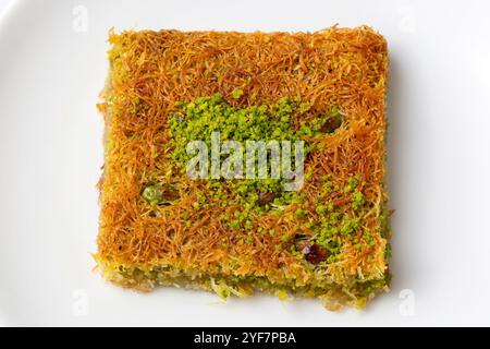 Türkisches Dessert antep Kadayif - Pistachio Kadayif Stockfoto