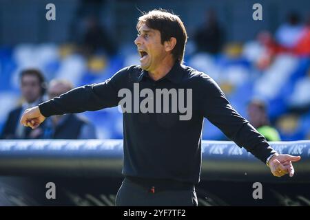 Neapel, Italie. November 2024. Antonio CONTE von Neapel während des italienischen Meisterschaftsspiels Serie A zwischen dem SSC Napoli und Atalanta BC am 3. November 2024 im Diego Armando Maradona Stadion in Neapel, Italien - Foto Matthieu Mirville (M Insabato)/DPPI Credit: DPPI Media/Alamy Live News Stockfoto