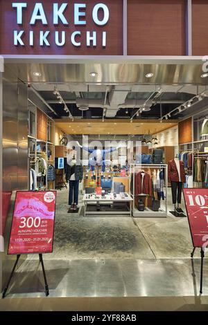 BANGKOK, THAILAND - 24. JANUAR 2020: Eintritt zum Takeo Kikuchi-Geschäft in Bangkok. Stockfoto