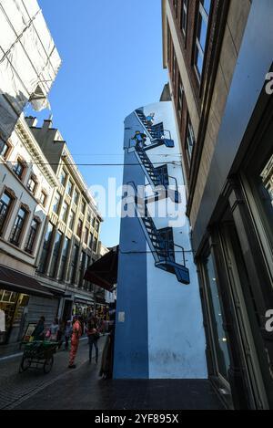 Tintin-Fototapete in der Rue de l'Etuve an einem sonnigen Tag - Brüssel, Belgien Stockfoto