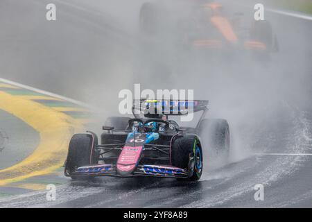 Sao Paulo, Brasilien. November 2024. SAO PAULO, BRASILIEN - 03. NOVEMBER: Pierre Gasly aus Frankreich fuhr den (10) Alpine F1 A524 Renault während des FIA ​​Formula 1 Grand Prix von Brasilien im Autódromo José Carlos Pace am 3. November 2024 in Interlagos, Sao Paulo, Brasilien. (Rodolfo Buhrer /SPP) Credit: SPP Sport Press Photo. /Alamy Live News Stockfoto