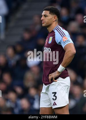 London, Großbritannien. November 2024. London, England - 3. November: Aston Villa's Diego Carlos beim Spiel der Premier League 2024/25 zwischen Tottenham Hotspur FC und Aston Villa FC im Tottenham Hotspur Stadium am 3. November 2024 in London. (Foto: David Horton/SPP) (David Horton/SPP) Credit: SPP Sport Press Photo. /Alamy Live News Stockfoto