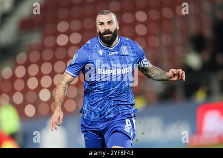 Krakau, Polen. November 2024. Mikael Ishak von Lech Posen wurde beim Fußballspiel der Polnischen Liga PKO BP Ekstraklasa 2024/2025 zwischen Puszcza Niepolomice und Lech Posen im Cracovia Stadion gesehen. Endpunktzahl: Puszcza Niepolomice 2:0 Lech Poznan. (Foto: Grzegorz Wajda/SOPA Images/SIPA USA) Credit: SIPA USA/Alamy Live News Stockfoto