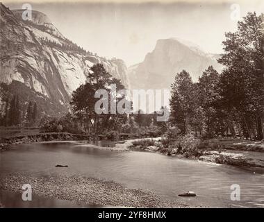 North and South Dome, Yosemite, fotografiert von Carleton Watkins im Jahr 1865. Er war ein Pionier der großformatigen Landschaftsfotografie mit einer riesigen Kamera, die 18x22 Zoll Glasnegative verwendete. Sein Lieblingslokal war Yosemite Vallley in Califonia und seine Fotos vom Tal waren ein wichtiger Faktor bei der Entscheidung der US-Regierung, es als Nationalpark zu erhalten. Der South Dome ist heute als Half Dome bekannt. Stockfoto