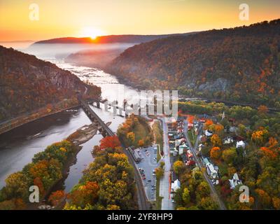 Harpers Ferry, West Virginia, USA bei Herbstaufgang. Stockfoto