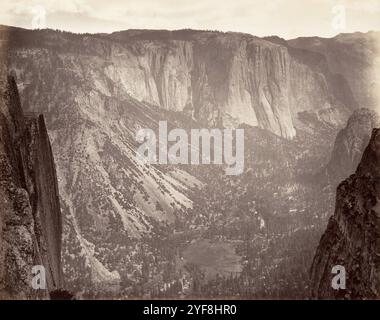 Das Yosemite Valley wurde 1872 von Carleton Watkins fotografiert. Er war ein Pionier der großformatigen Landschaftsfotografie mit einer riesigen Kamera, die 18x22 Zoll Glasnegative verwendete. Sein Lieblingslokal war Yosemite Vallley in Califonia und seine Fotos vom Tal waren ein wichtiger Faktor bei der Entscheidung der US-Regierung, es als Nationalpark zu erhalten. El Capitan ist die höchste markante Klippe auf der rechten Seite der gegenüberliegenden Talmauer. Stockfoto