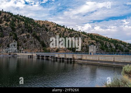 Der Canyon Ferry Dam am Missouri River in der Nähe von Helena in Montana, USA Stockfoto