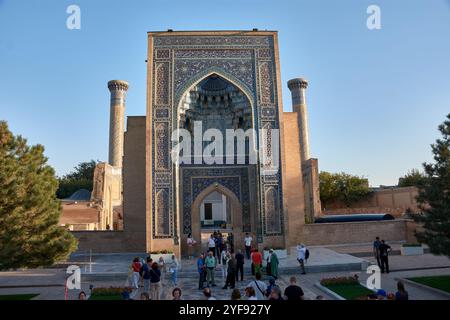 TASCHKENT, USBEKISTAN - 17. SEPTEMBER 2024: Das Gur-e-Amir Mausoleum in Samarkand, Usbekistan, ist die letzte Ruhestätte des großen Eroberers Timur, Stockfoto