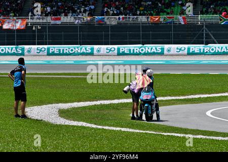 kuala lumpur, Malaysia. November 2024. David Alonso vom CFMOTO Gaviota Aspar Team hat beim Petronas Grand Prix von Malaysia Geschichte geschrieben, indem er das malaysische Moto3 gewann und auch einen 13. Saisonsieg in kuala lumpur, Malaysia, errang. Stockfoto