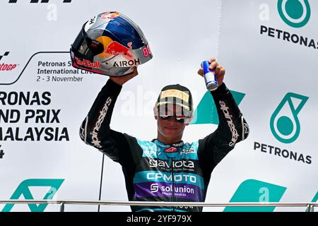 kuala lumpur, Malaysia. November 2024. David Alonso vom CFMOTO Gaviota Aspar Team hat beim Petronas Grand Prix von Malaysia Geschichte geschrieben, indem er das malaysische Moto3 gewann und auch einen 13. Saisonsieg in kuala lumpur, Malaysia, errang. Stockfoto