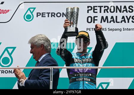 kuala lumpur, Malaysia. November 2024. David Alonso vom CFMOTO Gaviota Aspar Team hat beim Petronas Grand Prix von Malaysia Geschichte geschrieben, indem er das malaysische Moto3 gewann und auch einen 13. Saisonsieg in kuala lumpur, Malaysia, errang. Stockfoto