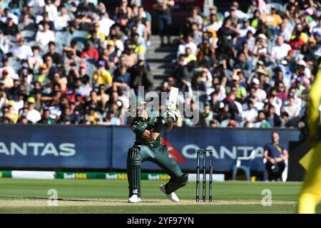 MELBOURNE AUSTRALIEN. November 2024. Im Bild: Pakistanischer Bowler Shaheen Shah Afridi, während des ersten Tages des Cricket-Matches Australia gegen Pakistan One Day International auf dem Melbourne Cricket Ground, Melbourne, Australien am 4. November 2024. Quelle: Karl Phillipson/Alamy Live News Stockfoto