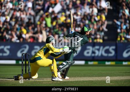 MELBOURNE AUSTRALIEN. November 2024. Im Bild: Der pakistanische Bowler Naseem Shah, am ersten Tag des Cricket-Matches Australia gegen Pakistan One Day International auf dem Melbourne Cricket Ground, Melbourne, Australien, am 4. November 2024. Quelle: Karl Phillipson/Alamy Live News Stockfoto