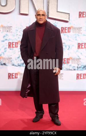 Dwayne Johnson bei der Premiere des Kinofilms Red One im UCI Luxe. Berlin, 03.11.2024 *** Dwayne Johnson bei der Premiere des Films Red One bei UCI Luxe Berlin, 03 11 2024 Foto:xD.xHerrickx/xFuturexImagex red 4187 Stockfoto