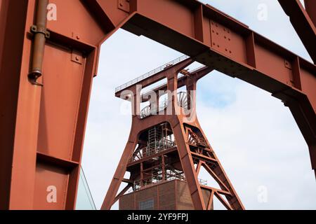 Zollverein Essen, Grubenturm am UNESCO-Weltkulturerbe mit Industriegeschichte Stockfoto