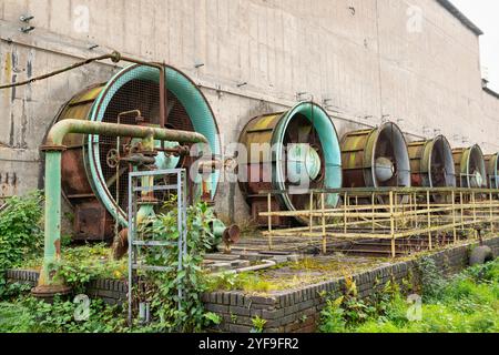 Große Industrielüfter am UNESCO-Weltkulturerbe des ehemaligen Kohlebergwerks und Denkmal Zollverein in Essen Stockfoto