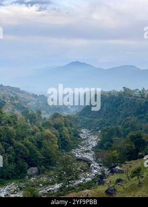 Himalaya Landschaft in der Nähe von Bir Billing, Himachal Pradesh, Indien Stockfoto