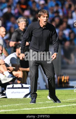 November 2024, Diego Armando Maradona Stadion, Neapel, Italien; Serie A EniLive Football; Neapel gegen Atalanta; Antonio Conte Cheftrainer des SSC Neapel Stockfoto