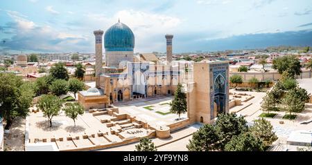 Samarkand, Usbekistan, Luftaufnahme von Gur-e-Amir - einem Mausoleum des asiatischen Eroberers Timur. Übersetzung zur Moschee: 'Tamerlane'. Berühmteste tr Stockfoto