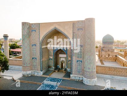 Samarkand, Usbekistan: Luftaufnahme der Bibi-Chanym-Moschee. Der wichtigste Ort der Anbetung und gewidmet Timurs Lieblingsfrau. Übersetzung zur Moschee: 'S Stockfoto