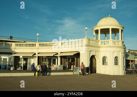 The Collonade, Marina, in Bexhill on Sea, East Sussex im Spätherbst Stockfoto