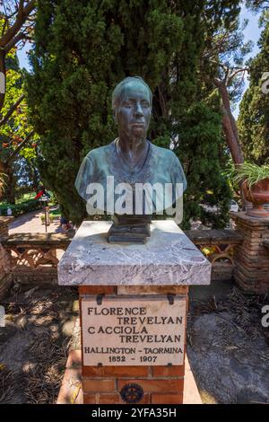 Skulptur von Florenz Trevelyan im „Parco Florence Trevelyan“, Taormina, Sizilien, Italien Stockfoto