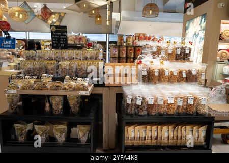 BANGKOK, THAILAND - 27. OKTOBER 2023: Gourmet-Markt in Bangkok. Stockfoto