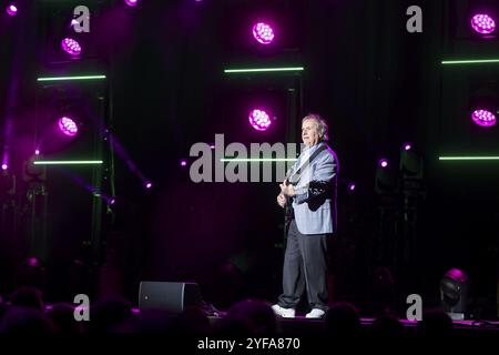 Chris de Burgh live auf 50LO Tour im Tempodrom in Berlin auf 03.11.2024 Stockfoto