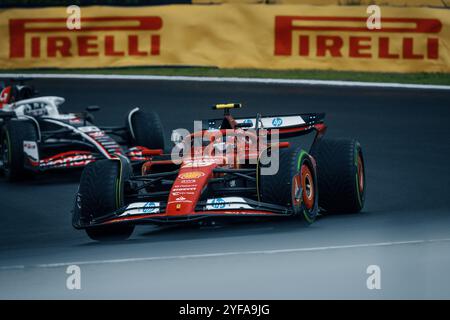 Sao Paulo, Brasilien. November 2024. SAO PAULO, BRASILIEN - 03. NOVEMBER: Carlos SAINZ Jr., ESP, Scuderia Ferrari HP, SF-24 Ferrari während des FIA Formel-1-Grand Prix in Brasilien beim Autodromo Jose Carlos Pace am 03. November 2024 in Interlagos, Sao Paulo, Brasilien. (Marcelo Machado de Melo /SPP) Credit: SPP Sport Press Photo. /Alamy Live News Stockfoto