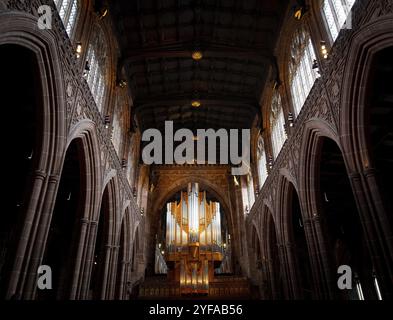 Manchester, Großbritannien, 16. Juli 2019: Innenarchitektur der berühmten und schönen katholischen Kathedrale von Manchester in Großbritannien Stockfoto