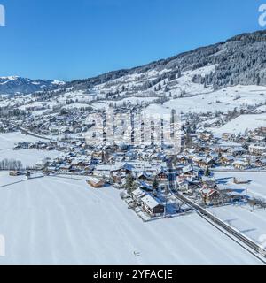 Das Ostrachtal um Bad Oberdorf und Bad Hindelang bei strahlendem Sonnenschein im Winter Stockfoto