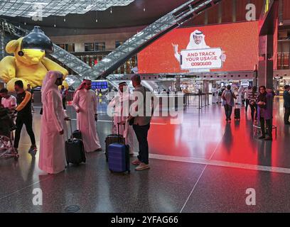 Doha, Katar, 8. März 2020: Das luxuriöse Interieur des internationalen Flughafens Hamad, Basis der Qatar Airways in Doha, Nahost, Asien Stockfoto