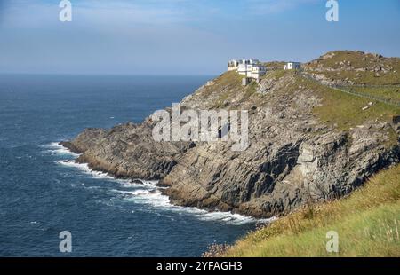 Mizen Head Signalstation mit dramatischer felsiger Küste im Atlantik, County Cork, Irland, Europa Stockfoto