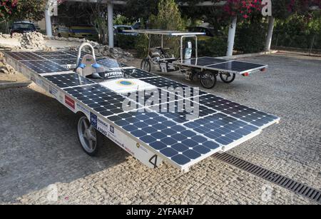 Nicosia, Zypern, 25. Juni 2016: Solarbetriebene Prototypen, die bereit sind, um Menschen für erneuerbare Energien in den Straßen von Nico zu wecken Stockfoto