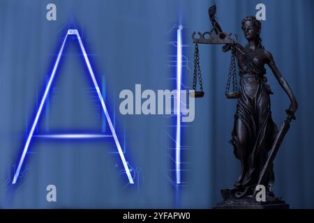 Künstliche Intelligenz und Recht. Statue von Lady Justice und Abkürzung AI Stockfoto