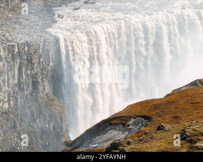 Luftaufnahme des Dettifoss Wasserfalls im Jokulsarglijufur Nationalpark in Island. Der mächtigste Wasserfall Europas Stockfoto