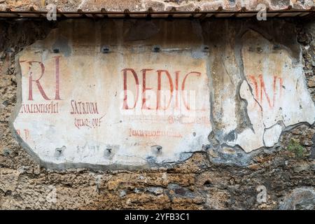 Graffiti an der Wand gemalt, Archäologisches Gebiet von Pompeji, Pompeji, Kampanien, Italien Stockfoto