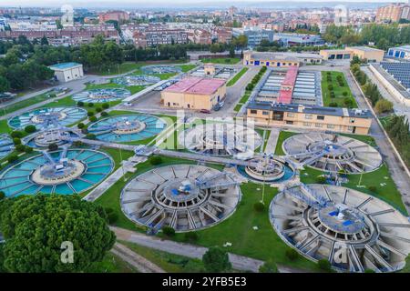 Luftaufnahme der Wasseraufbereitungsanlage Casablanca in Saragossa, Spanien Stockfoto