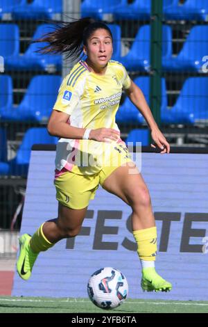 Chiara Beccari von Juventus FC in Aktion während des Ebay-Spiels der Serie A Frauen zwischen Napoli Femminile und Juventus FC im Giuseppe Piccoli Stadium am 03,2024. november in Cercola, italien Endpunktzahl 0-3 (Foto: Agostino Gemito/Pacific Press) Stockfoto