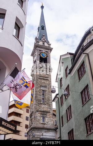 St. Moritz, Schweiz - September 2024: Blick auf die Gebäude von St. Moritz, Schweiz. Stockfoto