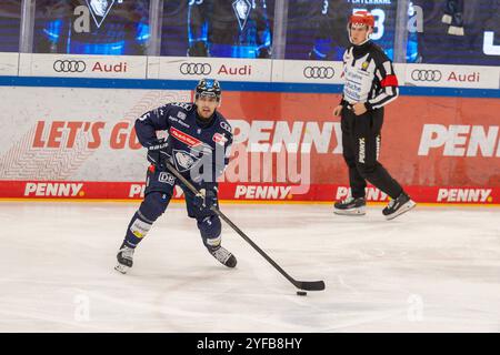 Ingolstadt, Deutschland. November 2024. Ingolstadt, Deutschland 03. November 2024: Penny DEL - 2024/2025 - Sp.15 - ERC Ingolstadt vs. Augsburger Panther im Bild: Fabio Wagner (ERC Ingolstadt) Credit: dpa/Alamy Live News Stockfoto