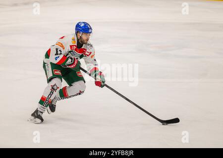 Ingolstadt, Deutschland. November 2024. Ingolstadt, Deutschland 03. November 2024: Penny DEL - 2024/2025 - Sp.15 - ERC Ingolstadt vs. Augsburger Panther im Bild: Mick Köhler/Köhler (Augsburg) Credit: dpa/Alamy Live News Stockfoto