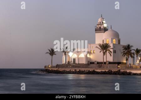 Inselmoschee an der Corniche Promenade in Dschidda, Saudi-Arabien Stockfoto