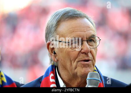 Freiburg, Deutschland. November 2024. Roland Mack (Seniorchef Europapark Rust) beim Spiel der 1. FBL: 24-25:1. FBL: 24-25:9. Sptg. SC Freiburg - FSV Mainz 05 DFL-VORSCHRIFTEN VERBIETEN JEDE VERWENDUNG VON FOTOGRAFIEN ALS BILDSEQUENZEN UND/ODER QUASI-VIDEONann Credit: dpa/Alamy Live News Stockfoto