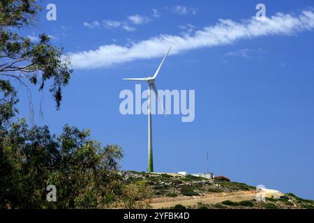 Windturbine, Tilos, Dodekanes Inseln, Südägäis, Griechenland. Stockfoto