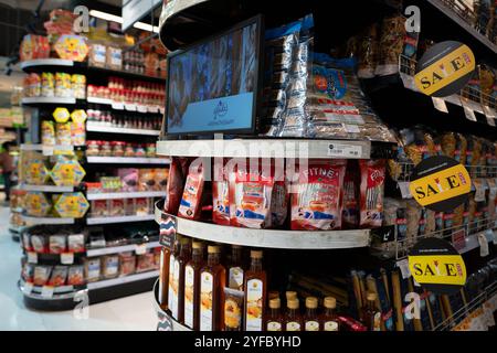 BANGKOK, THAILAND - 26. OKTOBER 2023: Gourmet-Markt am Terminal 21 in Bangkok. Stockfoto